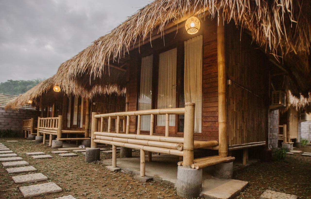 Hôtel The Umah Bamboo à Canggu Extérieur photo